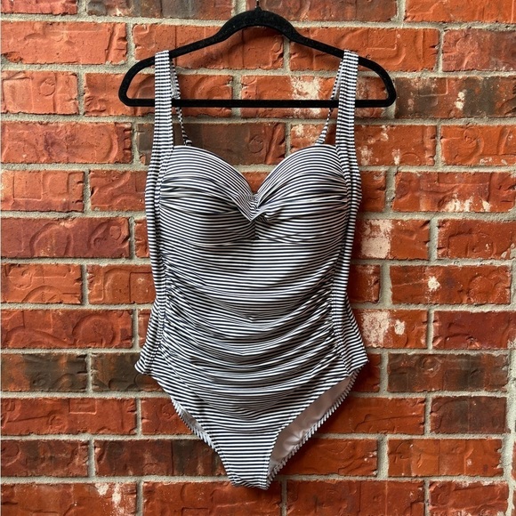 Niptuck 12 Multifit Cup Navy Stripe Ruched One Peice Swim Bathing Suit Pinup - Picture 2 of 11